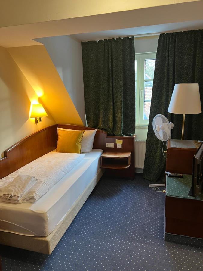 Hotel Am Schloss - Frankfurt An Der Oder 외부 사진